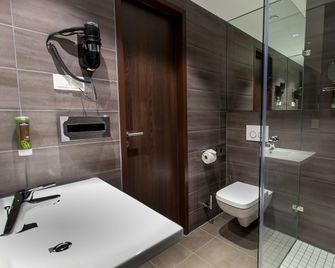 Tobbaccon Hotel - Bensheim - Baño