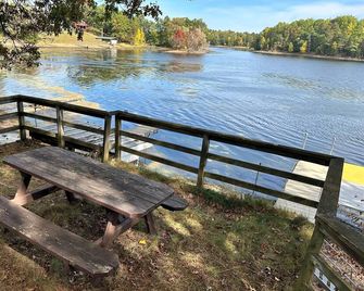 Rustic Lake Nokomis 2bd/1bath Lakeside Cabin - Cabin #3 - Tomahawk