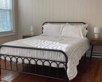 White House on Winn - Sumter - Bedroom