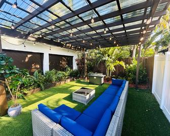 بروجريسو أبارتمنتس آند هومز باي لوكل - فورت لاودردال - شرفة مرصوفة