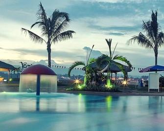 Danao Coco Palms Resort - Danao City - Piscina