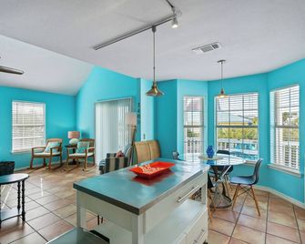 Blues Beach Bungalow - Navarre - Dining room