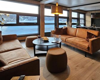 3 Bedroom Awesome Apartment In Rjukan - Rjukan - Lounge