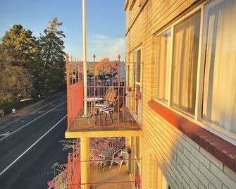 بارك لين موتل - ونسيستون - شرفة