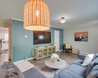 7 Mi to Dtwn Raleigh Bbq-Ready Townhome! - Raleigh