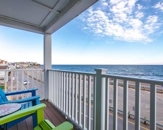Atlantic Breeze Suites - Hampton Beach - Balcón