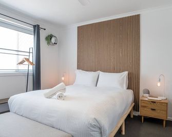 Sun & Sea Retreat Labrador - Labrador - Bedroom