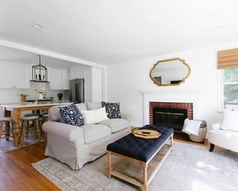 “Lady Mary” 3 Bedroom Ballard Cottage - Seattle - Sala de estar