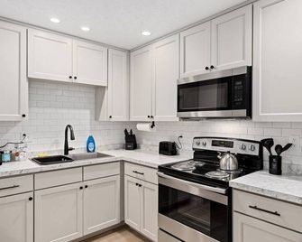 The Silo 1 - 1bd Travelers Haven - Morton - Kuchyň