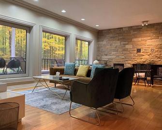 Amazing Luxury Forest Villa - Aurora - Living room