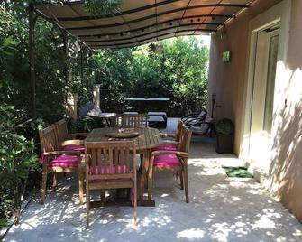 Villa 160m2 Clim, Swimming Pool, Land2500m2, 8km From The Sea - Solliés Farlède - Patio