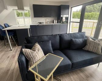 Inverness luxury highland NC500 hideaway - Inverness - Olohuone