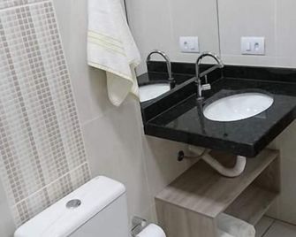 Hotel Premium Flat Ourinhos - Ourinhos - Badkamer