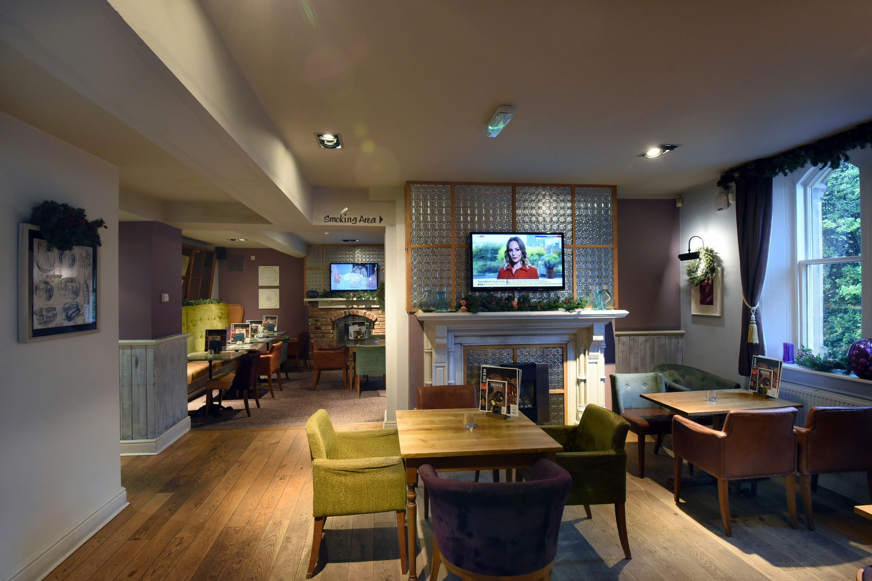 هولمفيلد أرمز باي جرين كينج إنز