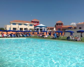 勒托里酒店 - 聖塔馬利奈拉 - 游泳池