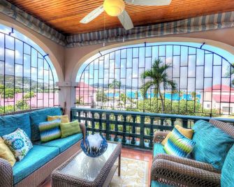 Gorgeous Condo With Heavenly Harbor And Ocean Views, And Close To Everything! - Christiansted - Wohnzimmer