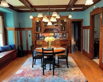 Craftsman's Main Floor With Huge Deck! - Willmar - Comedor