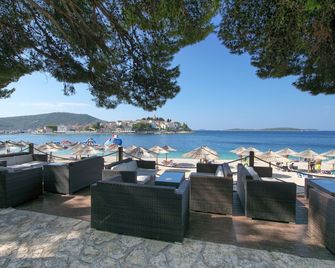 Apartment Lele - Primosten - Strand