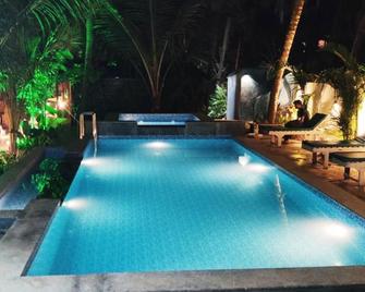 Tattvam On The Beach - Retreat and Spa - Arambol - Piscina