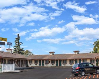 Travelodge by Wyndham Pioneer Villa - Halsey - Building