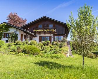 Apartment \'Wendelsteinblick\' between city, lakes & mountains - Glonn - Edificio