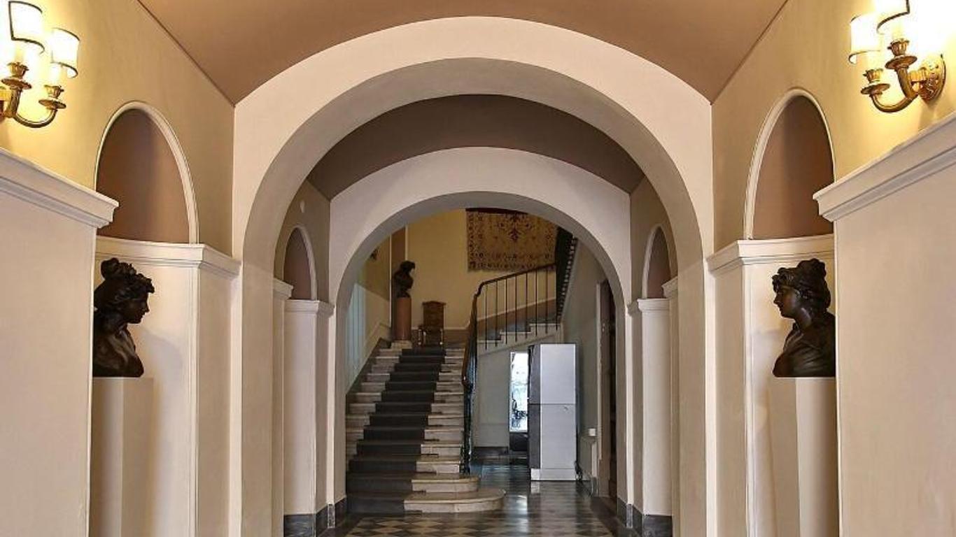 Alibrandi Palace