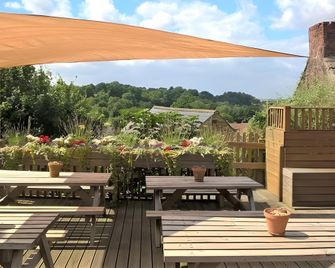 Royal George - Market Harborough - Patio