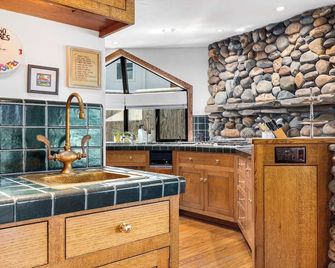 Corcoran Beachhouse - Stunning ocean views! - Santa Cruz - Kitchen
