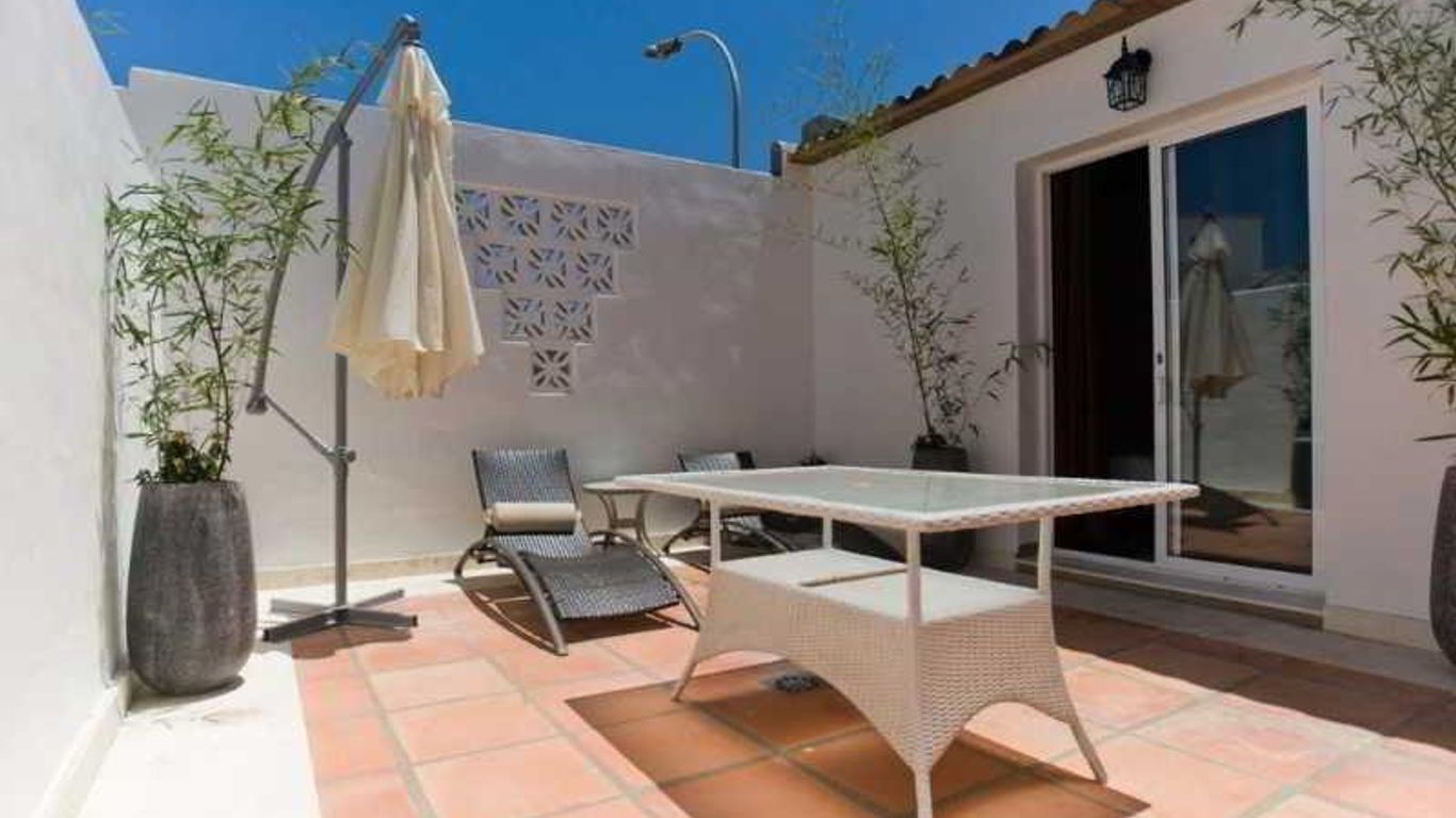 阿爾蒙多旅館 - 塔里法