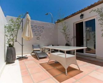 阿爾蒙多旅館 - 塔里法 - 塔里法 - 天井