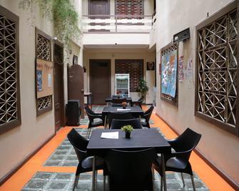Check Inn Bed and Breakfast - Cuenca - Sala de jantar