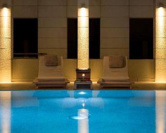 Hotel Nestos - Duće - Basen