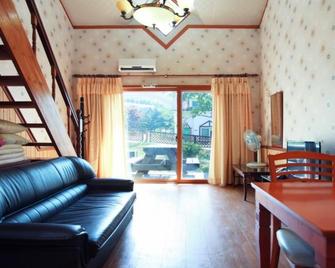 Pyeongchang Hyundai Resort - Pyeongchang - Living room