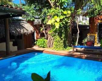 Cabana Carambola at Cabanas Maracuya minutes from the beach! - Puerto Escondido - Pool
