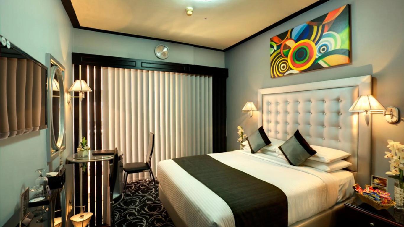 Broadway Hotel