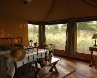 Ikweta Safari Camp - Meru National Park - Bedroom