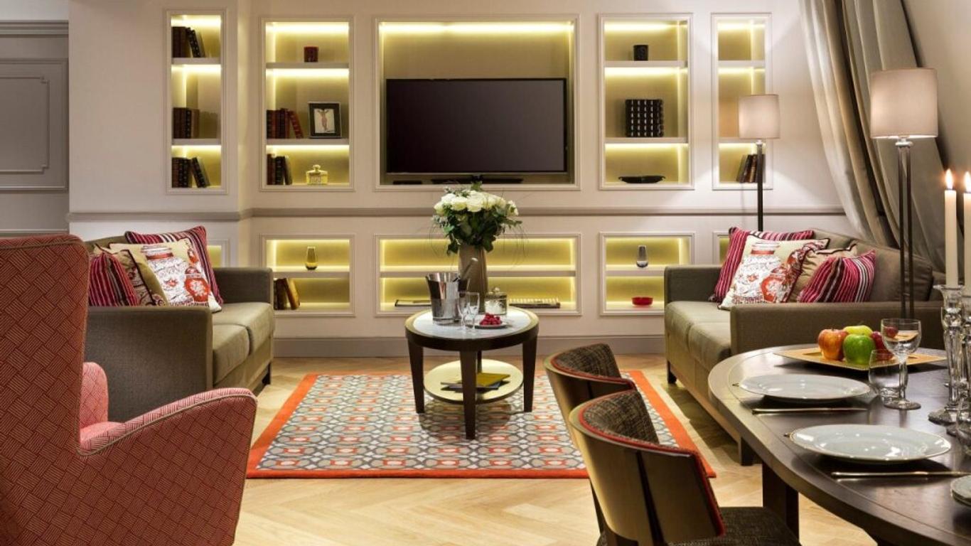 فندق لا كليف برج إيفل