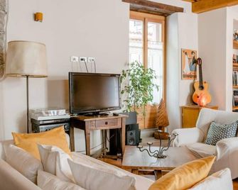 Alla Torre Del Barbarossa B&b Foresteria - Mandello del Lario - Wohnzimmer