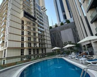 Dubai mall Hostel DownTown - Dubai - Bể bơi