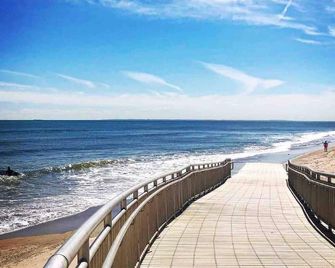 Private Br,ba,kit, Lr 9 Mins To Beach - Queens - Platja