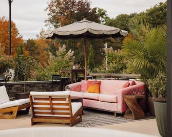 Berkshires Untold - לנוקס - מרפסת