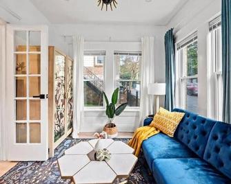 Field of Green by Minty Living - Atlanta - Living room