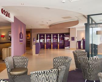 Premier Inn London Stansted Airport - Stansted - Reception