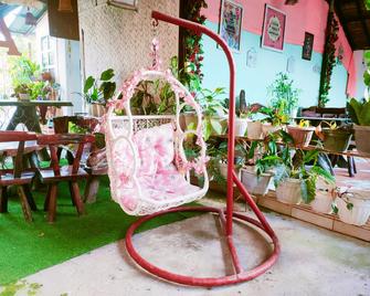 April tourist inn - San Vicente - Patio