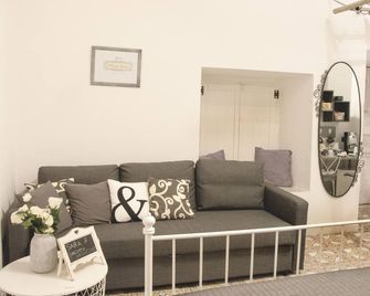 Elegant B&B - Il Vicolo storico - Salerno - Sovrum