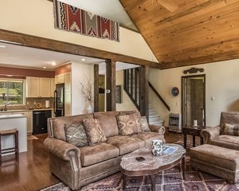 Angel Fire Chalet , Clean And Comfortable , All The Niceties Of Home - Angel Fire - Sala de estar