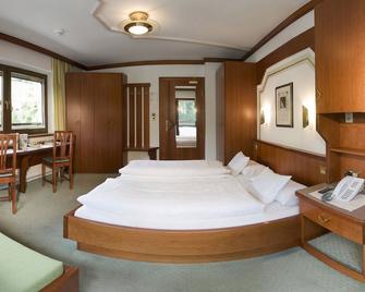 Hotel-Garni Jakober - Tux - Bedroom