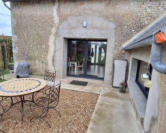 Gite Chaingy, 2 bedrooms, 4 persons - Ingré - Patio