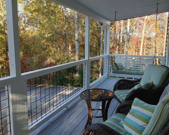 Romantic mountain cottage getaway - Blairsville - Balcony