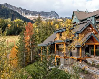 Snow Creek Cabins By Fernie Lodging Co. - Fernie - Building